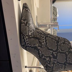 BRAND NEW!! GREY SNAKE PRINT VEGAN LEATHER BOOTIES